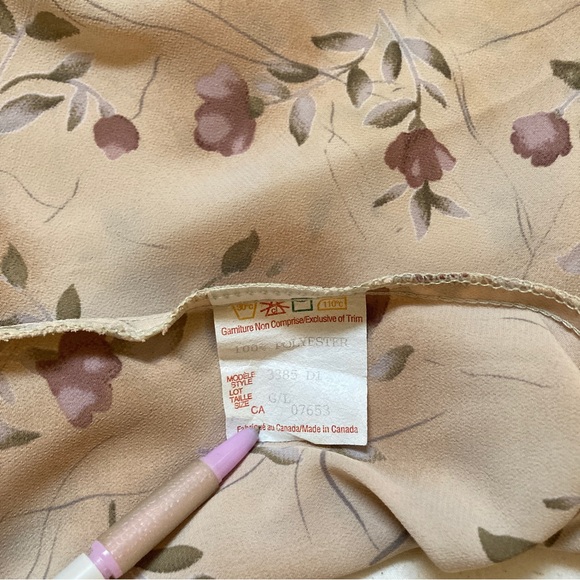 Vintage Floral Top - Picture 9 of 13